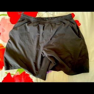 Lululemon Run: Response Short
Black size XL